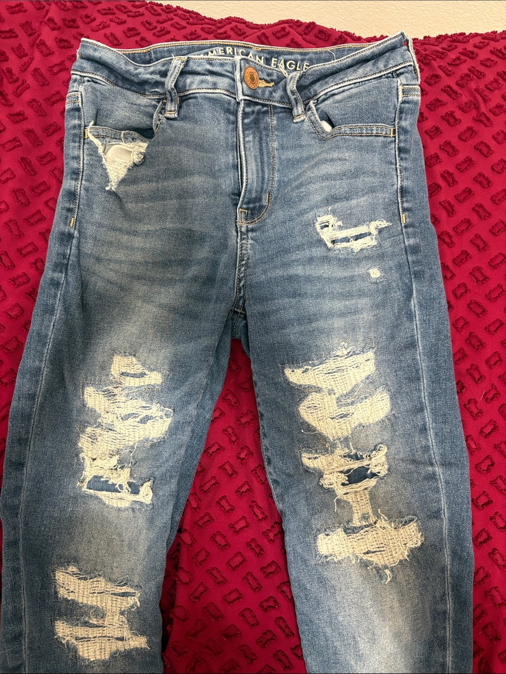 American Eagle Outfitters women’s Distressed Light Blue Skinny Jeans